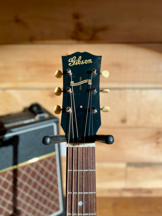 Gibson Custom Shop 1942 Banner J-45, Vintage Sunburst – Sherwood