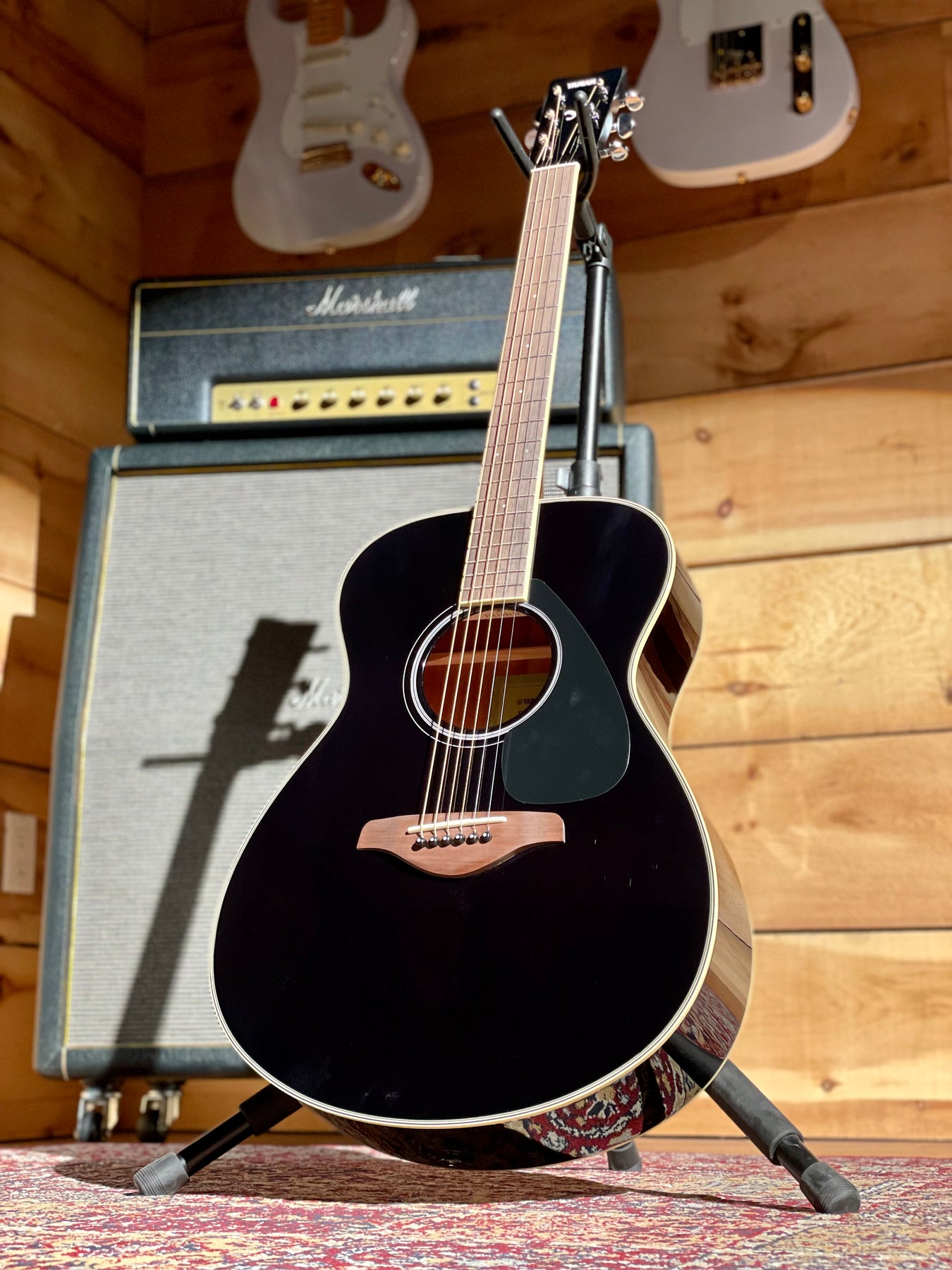 Yamaha FS820 Small Body Acoustic Guitar, Natural