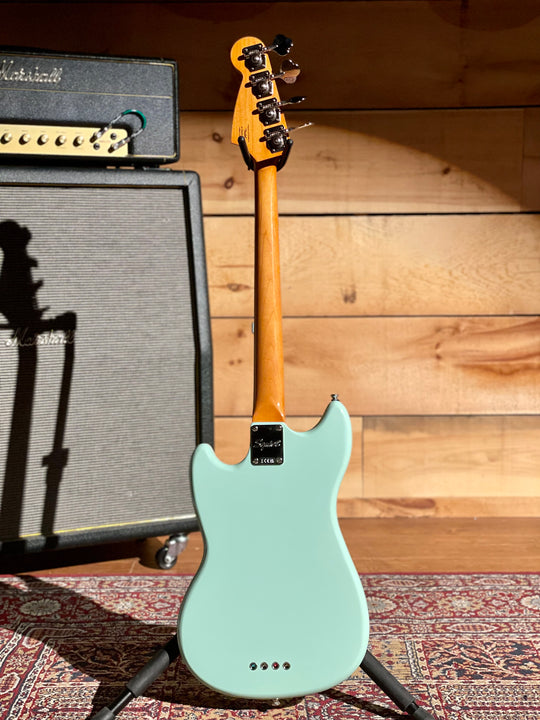 Squier Classic Vide ‘60s Mustang Bass Squier - Classic Vibe '60s Mustang® Bass Laurel Fingerboard