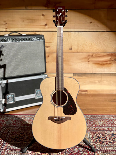 Yamaha FS800 Small Body Acoustic Guitar, Natural